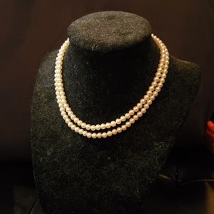 Vintage Deltah faux pearl necklace